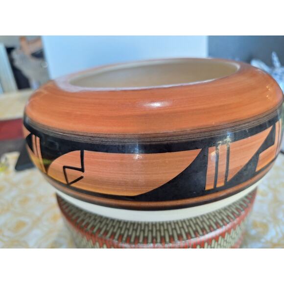 Ute Mountain Tribe Native American Pottery Bowl- 4 Corners Area Vintage Bowl - Picture 2 of 8